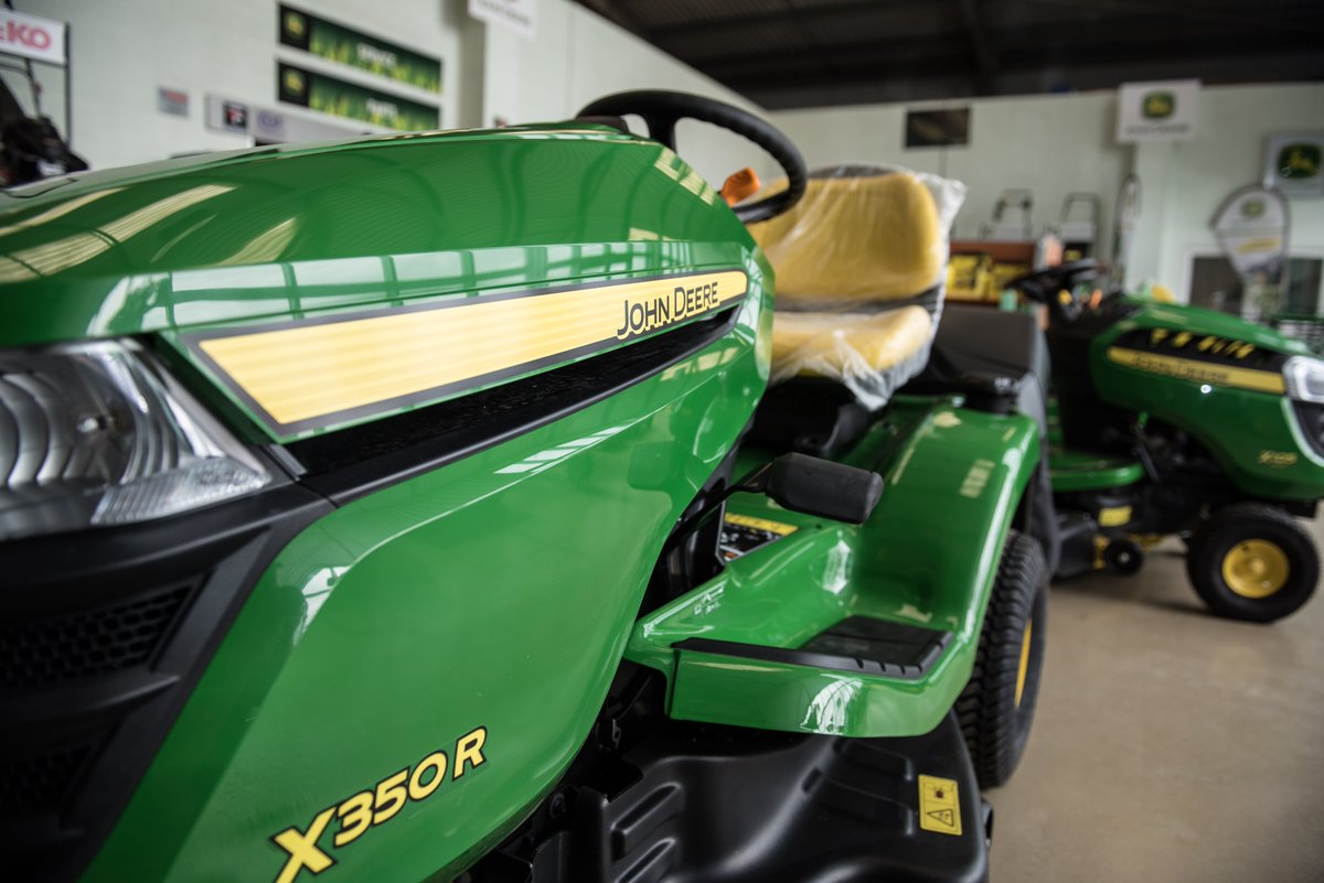 Greenlay1's tweet photo. Visit our showroom based in Cramlington to view the full John Deere homeowner product range #experiencethedifference https://t.co/zbszdDoxFV
