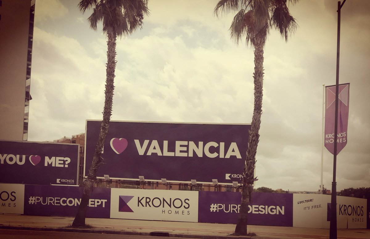 LuciaDCarvalho's tweet photo. Byebye Toul, hola Valenciaaaaaa !!! 😊🎶💕
#kuzolatour #spain #festival7sois
#GiroMusic https://t.co/eqM3pleGXA
