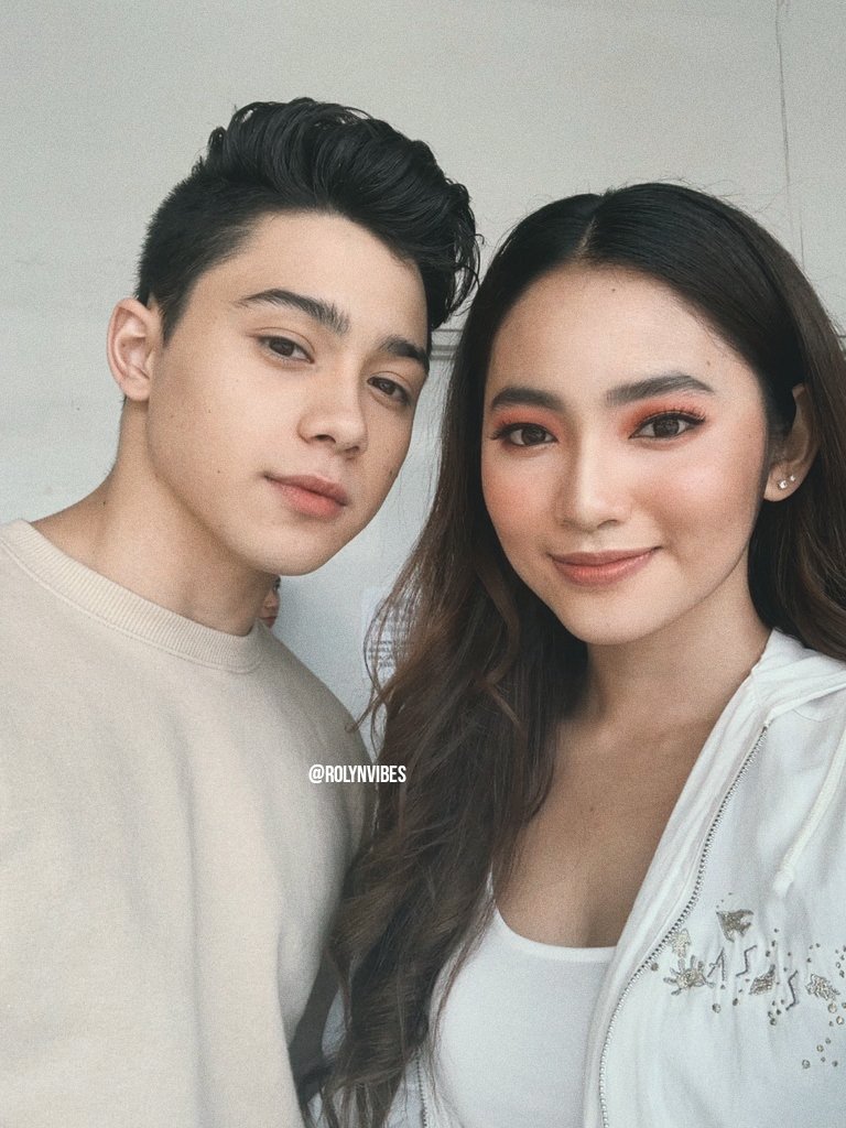 rolynvibes's tweet photo. as promised, here's the gelmich picture 🌻 https://t.co/G7q3zchG08