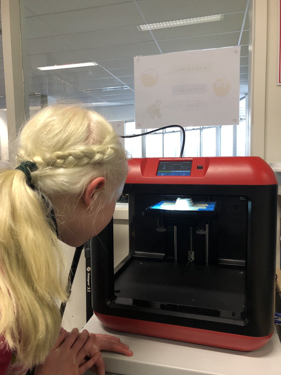 sbedesbn's tweet photo. Our Year 5/6 students have been designing 3D models in Tinkercad and this week we started to print some of these using our new 3D printer! Exciting times! #tinkercad #3Dprinting https://t.co/ifR2ozaRxo
