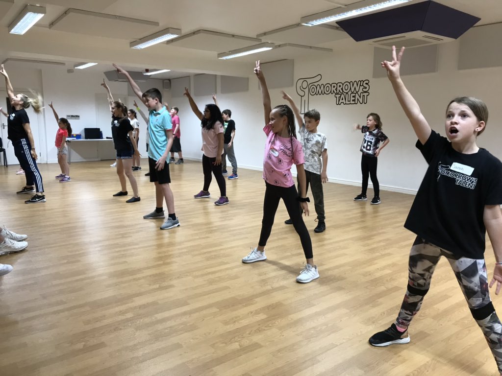 WEWorkshops's tweet photo. Are you looking at booking Performing Arts workshops at your school, college or uni for 2019/20? Check out https://t.co/ZxUtVhmDKl 

Run by experienced #WestEnd performers with years of experience in arts education #WestEndWorkshops https://t.co/YbEs0BVJ8T