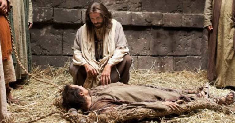 JESÚS SANA (Santiago 1:27)

“La verdadera religión significa vivir la Palabra en vuestra vida práctica. Vuestra profesión no tiene ningún valor sin la aplicación práctica de la Palabra.” (Testimonios para los ministros, p. 127).
#LESAdv