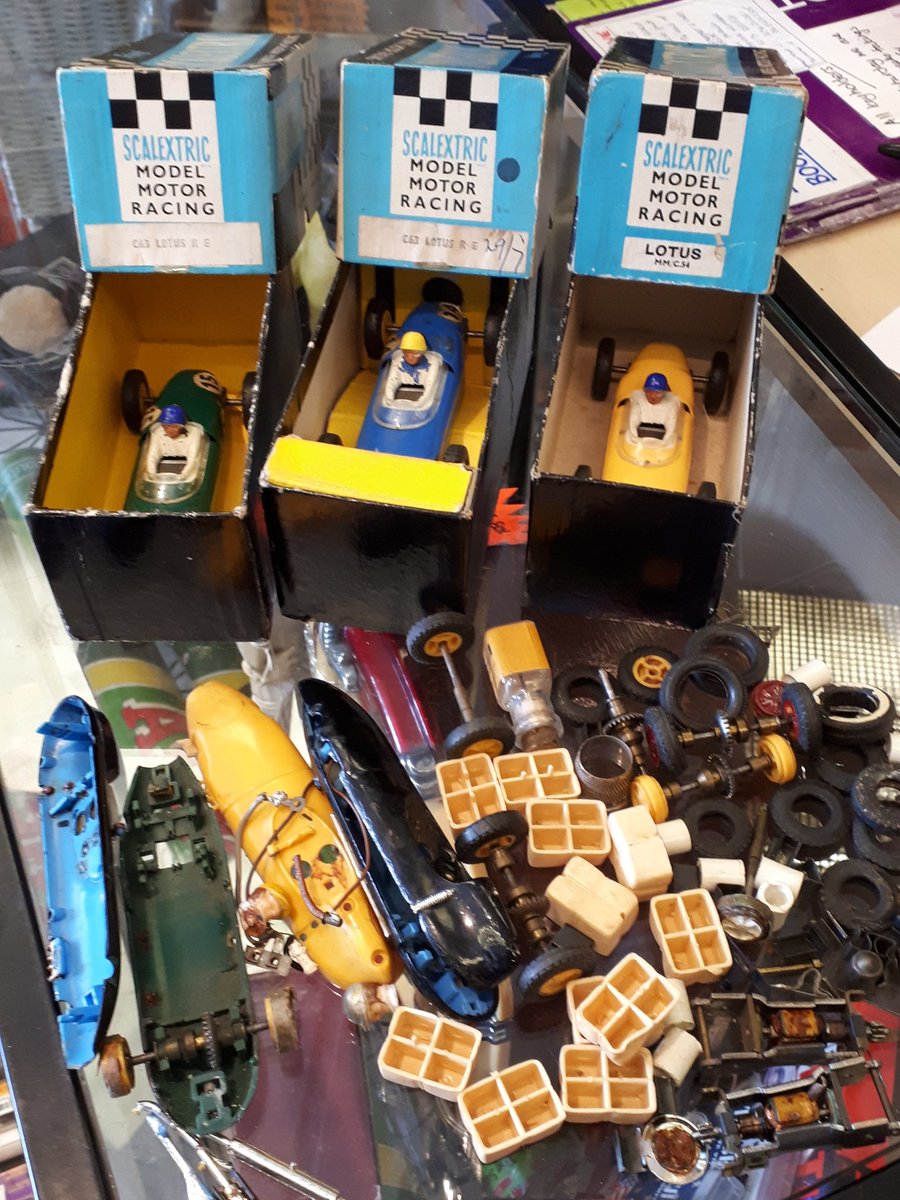 WCollectables's tweet image. Just in @WCollectables
SCALEXTRIC Racing Cars (1960s).  Lotus Racing Cars in their original boxes from £20 and also a box of bits and pieces for spares.
@Scalextric
@ScalextricClub
@scalextriccar
Welling Collectables,  27 High Street, Welling. DA16 1TR.
0208 298 1116
