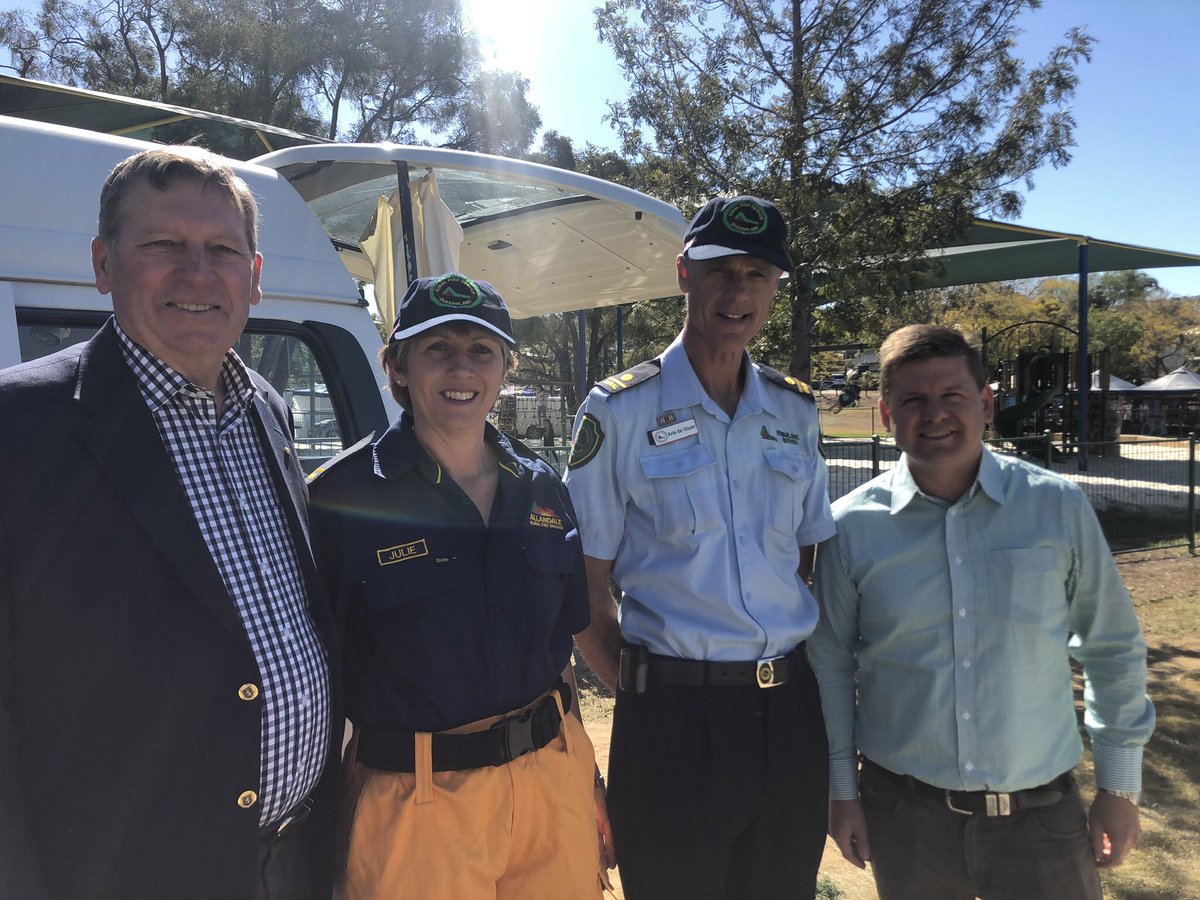 JohnCBrent's tweet photo. It was fantastic to join @krausej and members of the Allandale Rural Fire brigade who received a cheque from the Markets #boonahmarkets #supportingourlocalcommunity #ruralfireservicequeensland #scenicrim https://t.co/KDoTQv3FBb