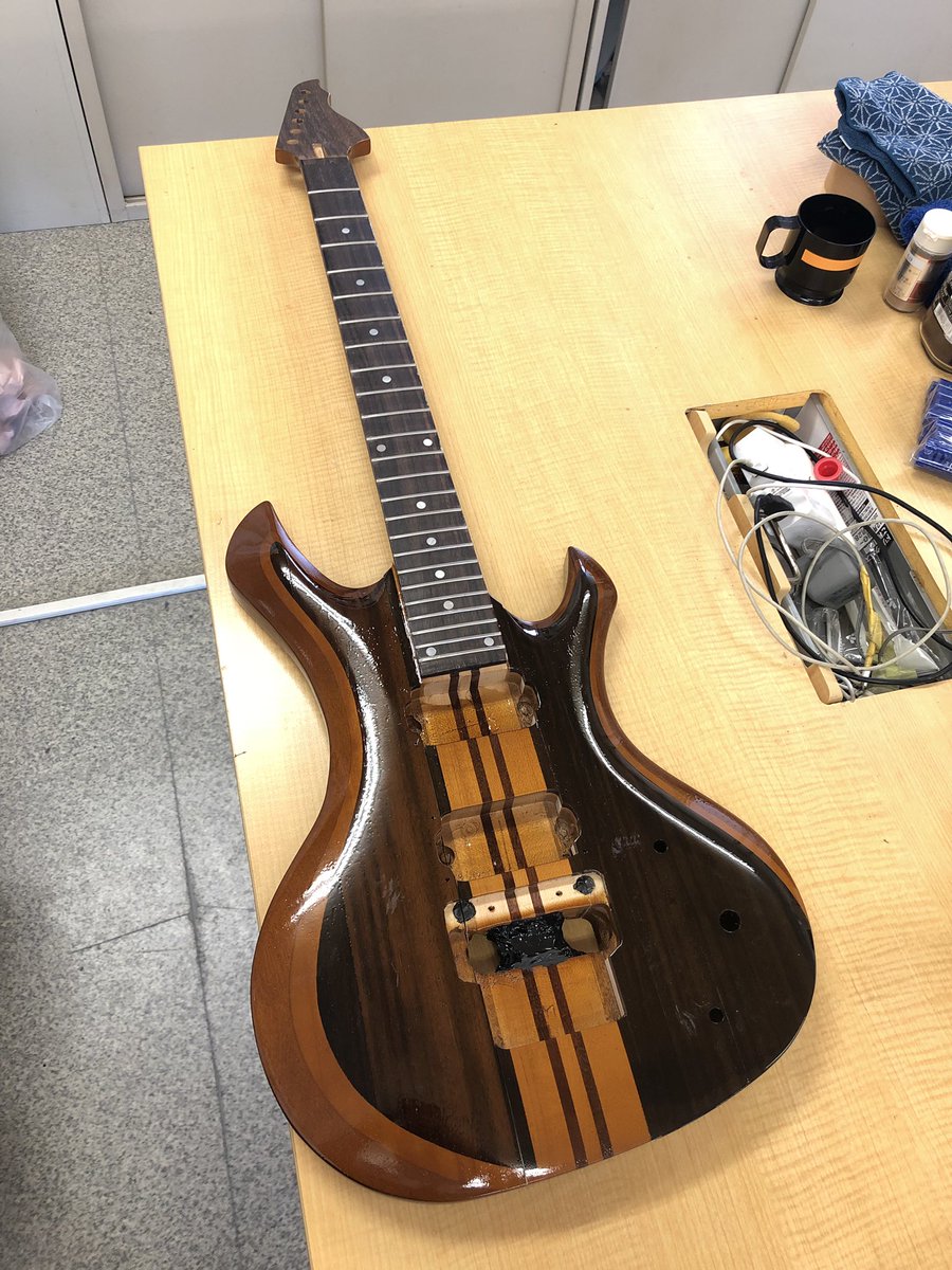 Uzivatel Ikirok Garage Na Twitteru スルーネックのzo 3タイプ製作開始 魔改造ギターグランプリ の塗装の合間に次なるギターに着手 以前入手した謎のスルーネックをzo 3に作り変えてみる ベースにzo 3を使用してないのでzo 3タイプの製作です ウイング材に Uzivatel Ikirok Garage Na Twitteru スルーネックのzo 3タイプ製作開始 魔改造ギターグランプリ の塗装の合間に次なるギターに着手 以前入手した謎のスルーネックをzo 3に作り変えてみる ベースにzo 3を使用してないのでzo 3タイプの製作です ウイング材に