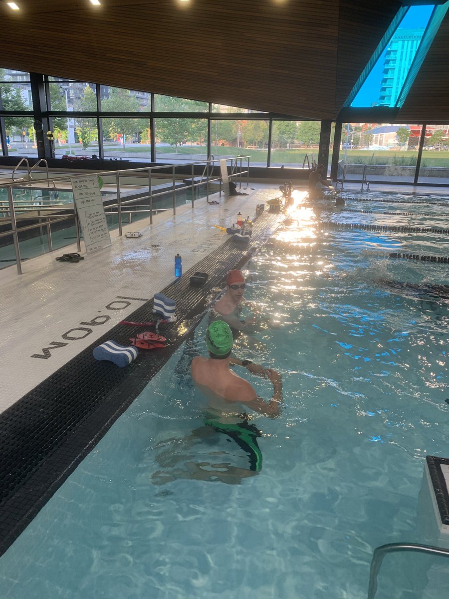 mirandatomenson's tweet photo. These @TorontoTriClub swimmers are working hard at early morning swim practice! How do you start your day? #ttctraining https://t.co/dJZHnCXqlt