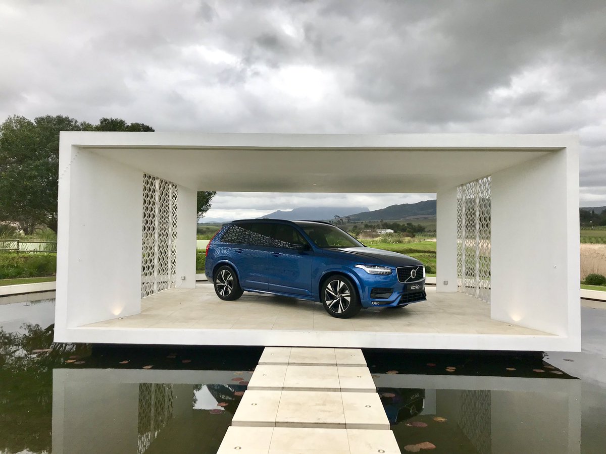 khuleonwheels's tweet photo. We’ve landed in Cape Town where we are attending the launch of the refreshed XC90. On the outside, the XC90 offers subtle upgrades to the original beautiful design, such as new wheels, exterior colours and a modern new grill, among other details.

#XC90Recharged 
#RechargetheCity https://t.co/WDfRqhUO5E