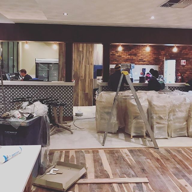 Work in progress - what a #shopfitting project site looks like behind the scenes with the #creativeshop #retailshopfitting team. #retaildetails #fitout #designbuild ift.tt/2yVwsvp