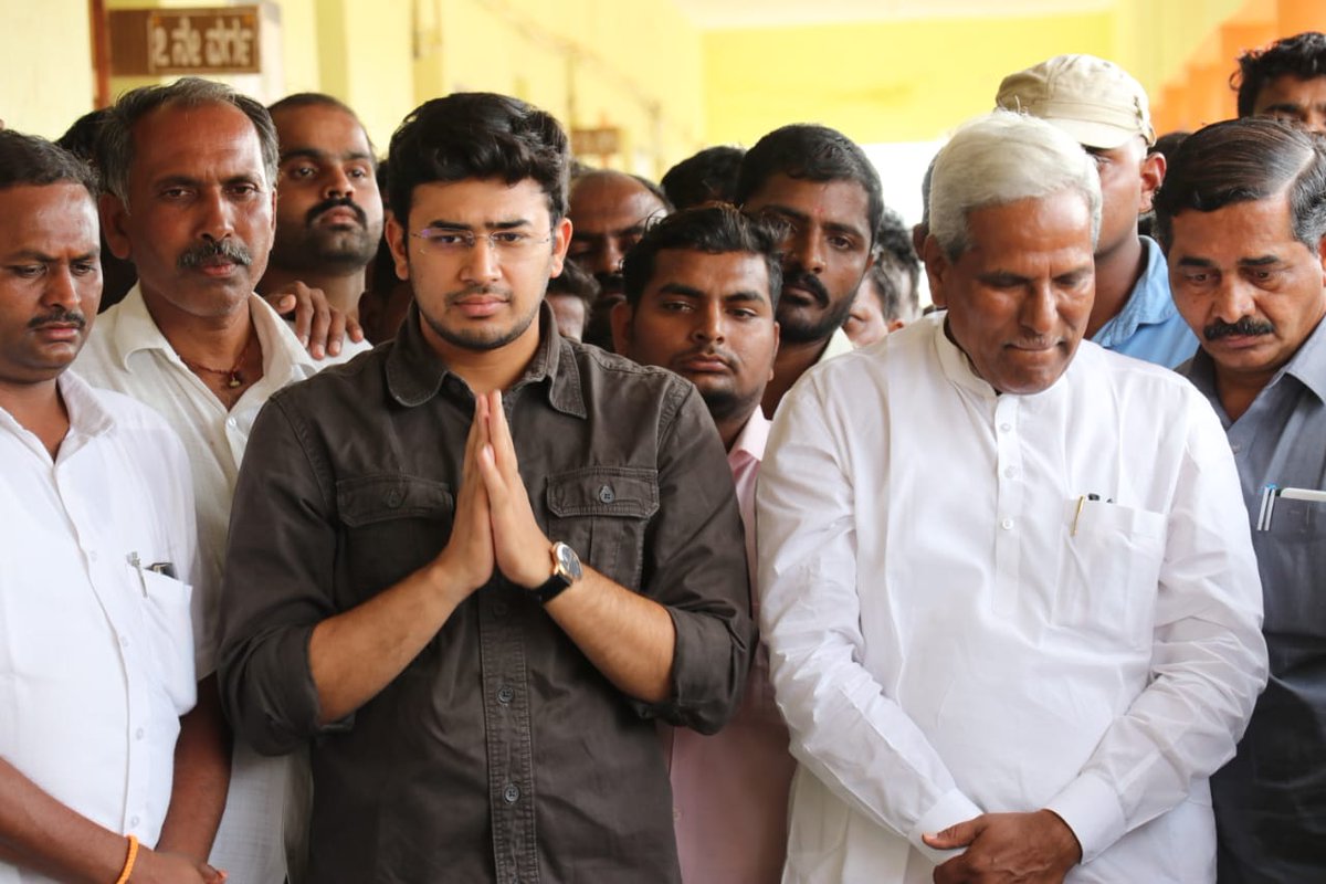 Tejasvi_Surya's tweet photo. One village in Teradala that wasn't flooded gave up its ration to help feed the 490-odd families here at the relief camp for last 10 days

When humanity wins, every challenge is surmountable🙂

We're now sending cattle feed through our trucks for stranded &amp; relocated farm animals https://t.co/Hf12ZSwRYp