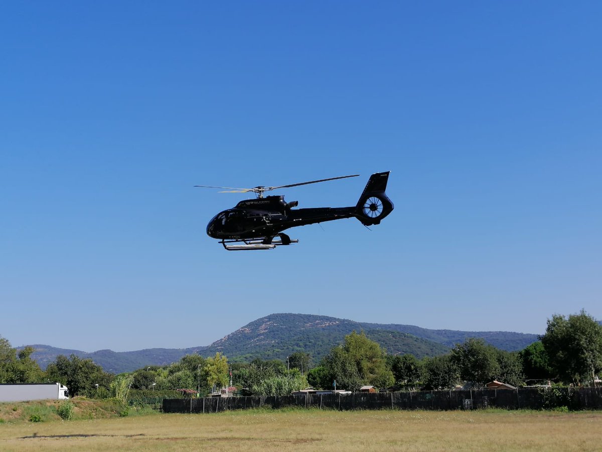 KestrelTravelCo's tweet photo. Up, up and away. Our office offers a full and extensive concierge service for anything you desire. A quick hop to Monaco for the day, we’ll have it sorted. 

#traveltuesday #helicopter #5star #kestreltravel #conciergeservices #atyourservice #luxurytravel #luxuryvillas https://t.co/VxLaDUDSDv