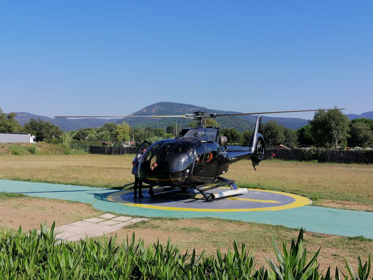 KestrelTravelCo's tweet photo. Up, up and away. Our office offers a full and extensive concierge service for anything you desire. A quick hop to Monaco for the day, we’ll have it sorted. 

#traveltuesday #helicopter #5star #kestreltravel #conciergeservices #atyourservice #luxurytravel #luxuryvillas https://t.co/VxLaDUDSDv