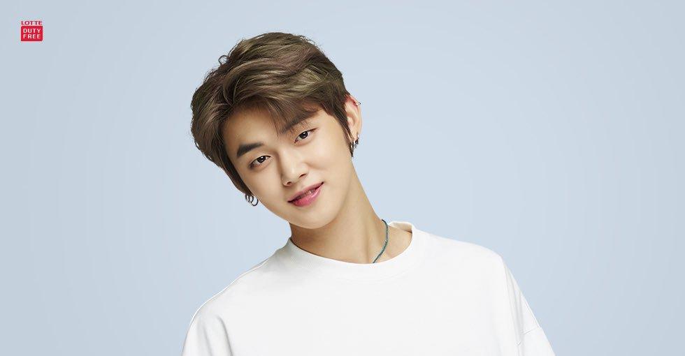 OnedreaMoa_TH's tweet photo. [📸 @TXT_members] 190813 Lotte Duty Free Models 'โกลบอล ซูเปอร์ รุกกี้' TOMORROW X TOGETHER

(https://t.co/t6fc5xbOPk)
#TXT (#TOMORROW_X_TOGETHER :#투모로우바이투게더) https://t.co/6TUfu3dNoZ