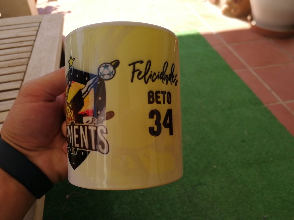 Bedtone's tweet photo. Detallazo de @EspirituEFC. Muchas gracias!! 😊 @torrewear @eLeMeNtS_VFO https://t.co/VzPTjiJ1AL