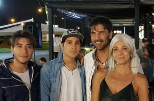 La mejor familia que conozco desde hace mas de 20 años. Se los digo cada dia! pero hoy lo hago publico porque si, porque se me da la gana.porque defiendo lo que amo.Gracias x tanto y estare siempre. Juan,Mary @tomasdarthes  <a href="/gianiti/">Gianiti</a> los💜Nos vemos pronto!!!