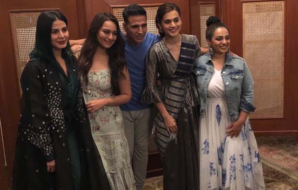 mayapurimag's tweet photo. दिल्ली में फिल्म मिशन मंगल को प्रमोट करने पहुंचे अक्षय, सोनाक्षी, तापसी, नित्या और कीर्ति कुल्हारी
#MissionMangal #DelhiPromotion https://t.co/5kabnnOUwi https://t.co/OHPrtETVMj