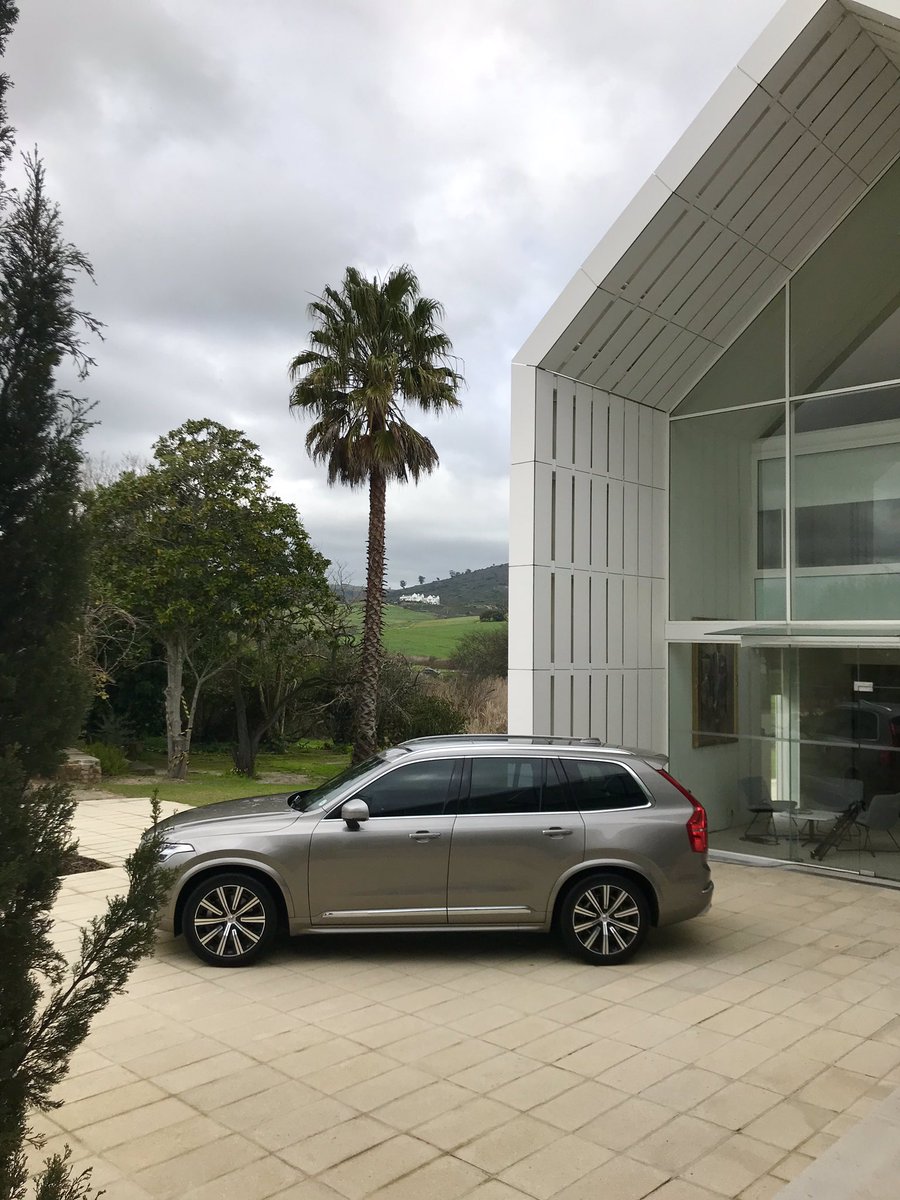 khuleonwheels's tweet photo. Here’s the gorgeous refreshed @VolvoCar_SA XC90 in all its glory. There aren’t revolutionary changes but the changes are enough to keep the Swedish SUV top of mind, including new seat configuration and new engines. 

#XC90Recharged 
#RechargetheCity https://t.co/Caj4ZDEhEb