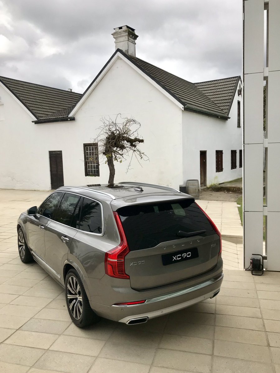 khuleonwheels's tweet photo. Here’s the gorgeous refreshed @VolvoCar_SA XC90 in all its glory. There aren’t revolutionary changes but the changes are enough to keep the Swedish SUV top of mind, including new seat configuration and new engines. 

#XC90Recharged 
#RechargetheCity https://t.co/Caj4ZDEhEb