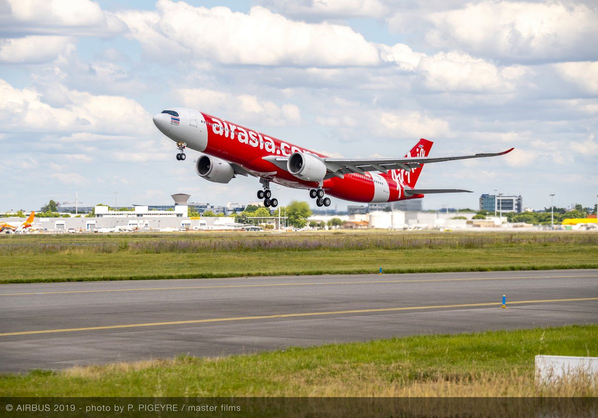 swmf's tweet photo. #AirAsia has taken delivery of its first A330neo #aircraft, to be operated by its long-haul affiliate AirAsia X Thailand. The aircraft is the first of two #A330neos set to join the airline’s #fleet by the end of the year. Click here https://t.co/cSMsNEvplz to read more. 
@Airbus https://t.co/TK7XqZjf4O