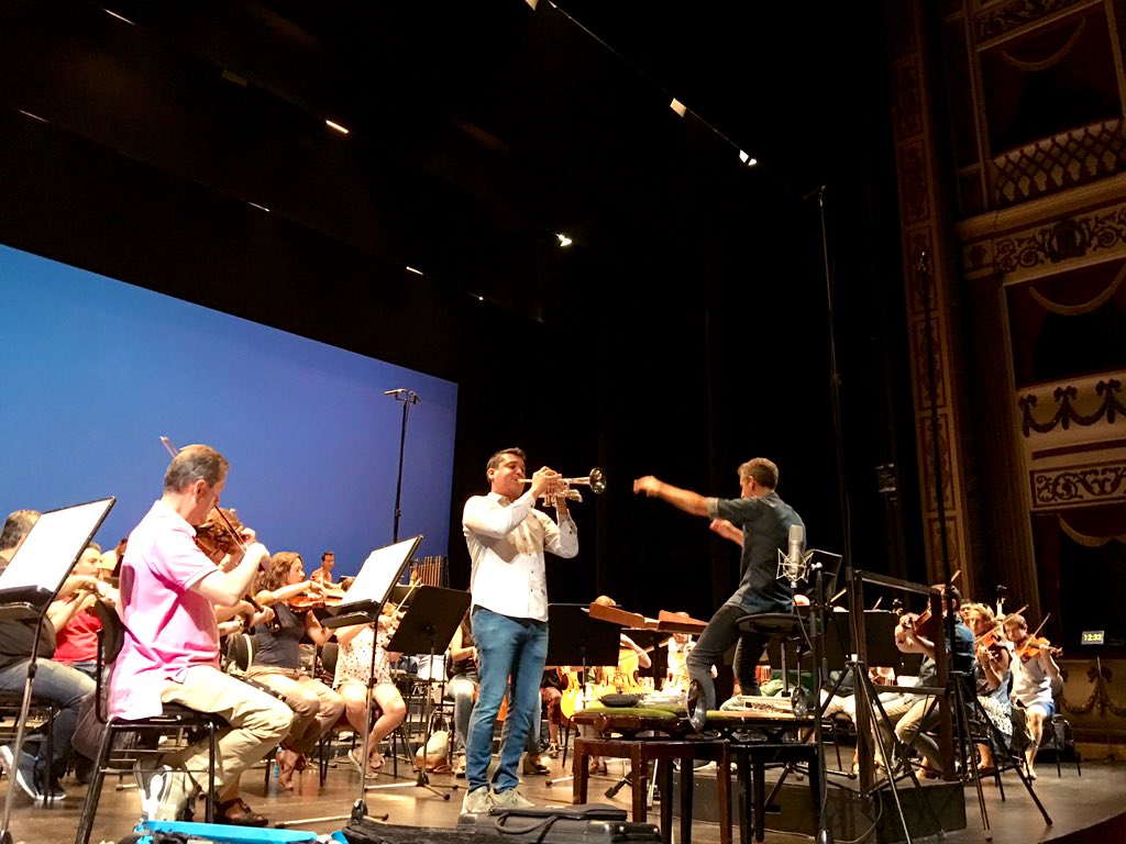 OFIL_Orquesta's tweet photo. Aires de trompeta resuenan en el Campoamor
Mañana más, pero ¡con vosotros!

@pacho_flores 🎺
Lucas Macías, director

https://t.co/M9TrKCnRMW https://t.co/l8Xr58uxc6