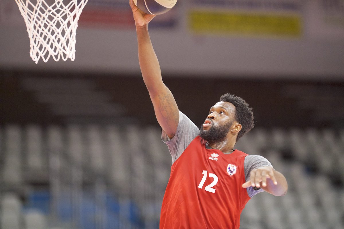 Le premier entraînement de <a href="/C_Remekun15/">Cory Remekun</a> avec le <a href="/CaenBC14/">Caen Basket Calvados</a> ce matin. Le joueur est athlétique, partageur, l'homme est souriant, avenant... et bientôt papa (prévu pour décembre). Article à retrouver demain dans <a href="/sports_ouest/">Ouest-France Sports</a> Photo : <a href="/MGSP14/">MGSP</a>