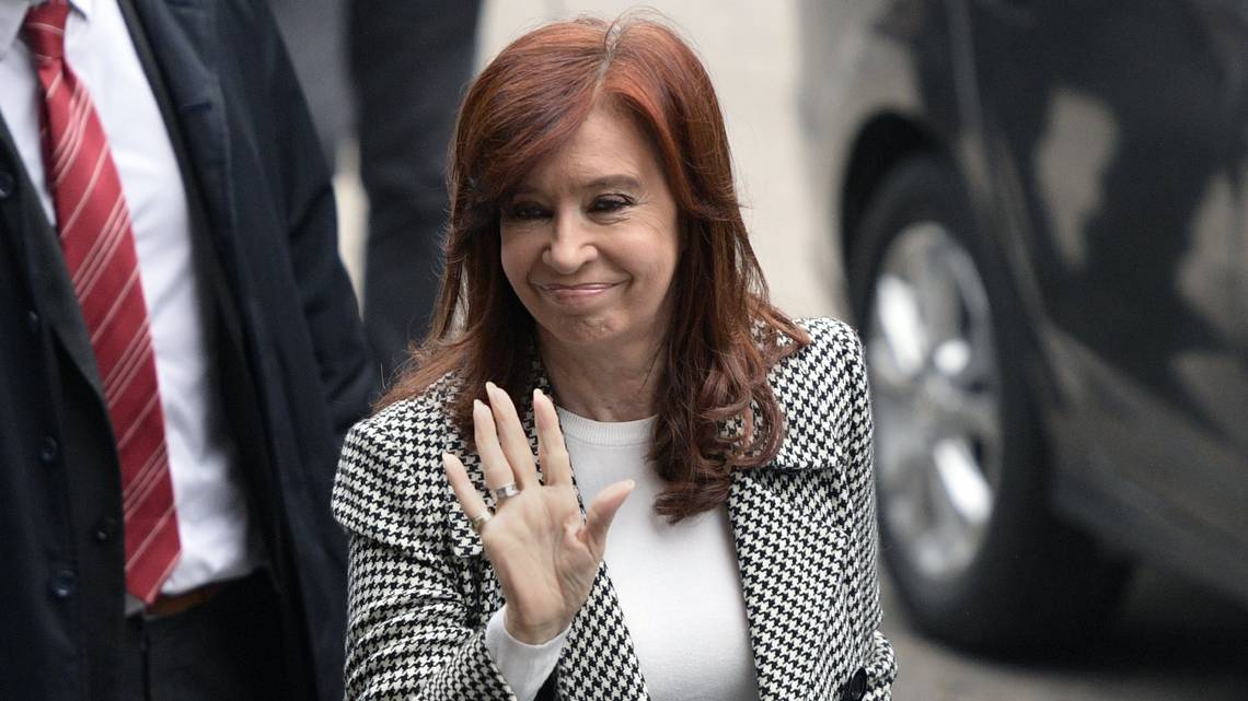 oppenheimera's tweet photo. "Con pocas excepciones, los gobiernos peronistas gastan mucho más allá de los ingresos del país, son notablemente corruptos, y luego culpan a otros —ya sea EEUU, al FMI, o al chivo expiatorio de turno — por las crisis económicas que causan": https://t.co/ywgkmPJMqK @elnuevoherald https://t.co/PdhvnGfYi8