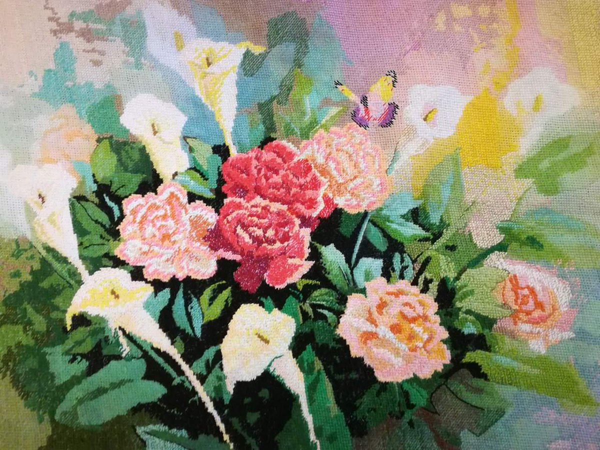 RashnaGazder's tweet photo. Enjoyed working on this CrossStitch picture, which was gifted to me from China. Enjoying my Eid holidays !!  A Rhapsody of Colour for my living room. 
#crossstitch #embroidery #threadart #silkthreads #gardeninspiration #wildflowers #nature https://t.co/So0MlpKVgo
