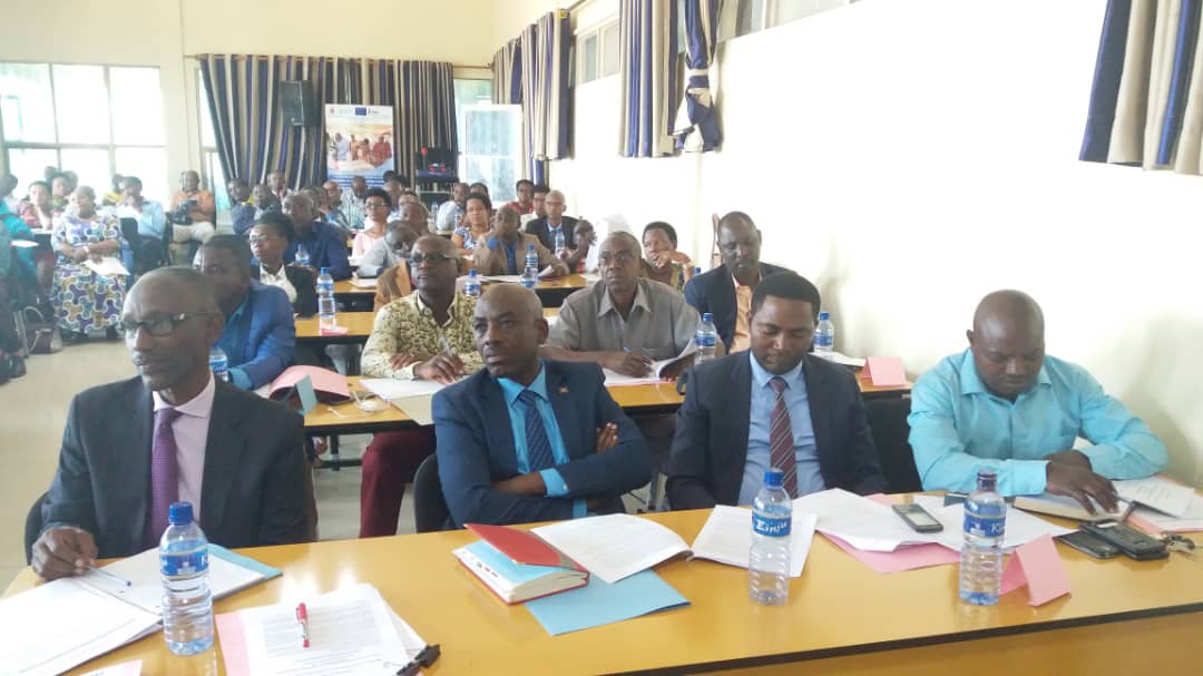 RTNBurundi's tweet photo. #Burundi Tous les intervenants qui se sont exprimés lors de la restitution de l'aide mémoire de la mission de revue d'achèvement du #PAIVAB ont apprécié les résultats atteints et ont demandé d'arrêter des stratégies pour la pérennisation des acquis. https://t.co/43FaIq8ZfY