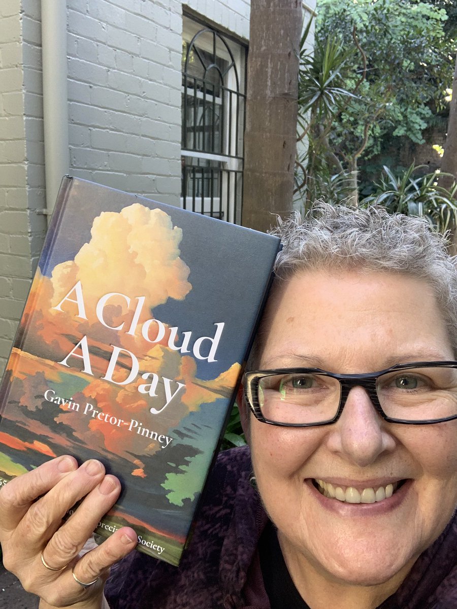 kymdruitt's tweet photo. If you need a book about clouds that I have contributed to, the search is over: https://t.co/Ap4mu8DUUK #ACloudADay https://t.co/KPYdbzI5O3