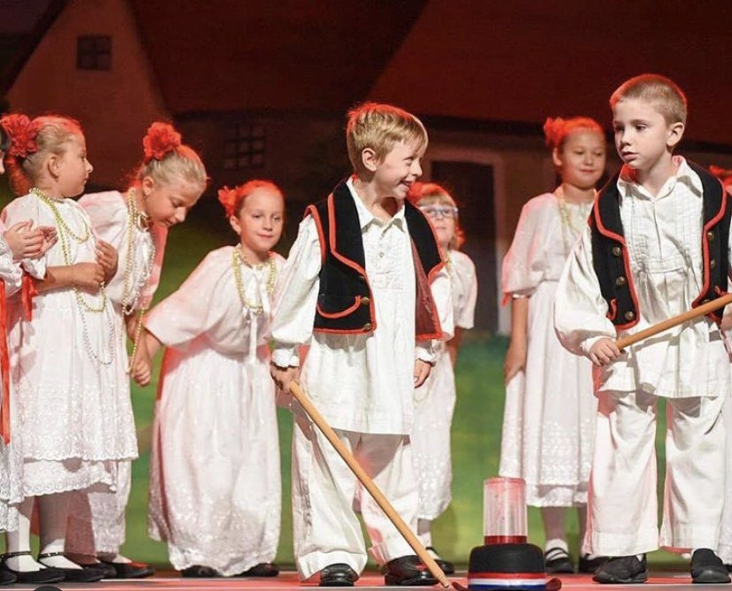 HrVwpg's tweet photo. Look how cute these guys are!! Come to the Croatian Pavilion to see them perform❤️❤️ @DwayneLarson @Folklorama #Folklorama50 #cropavilion https://t.co/c1tBeQrwEV