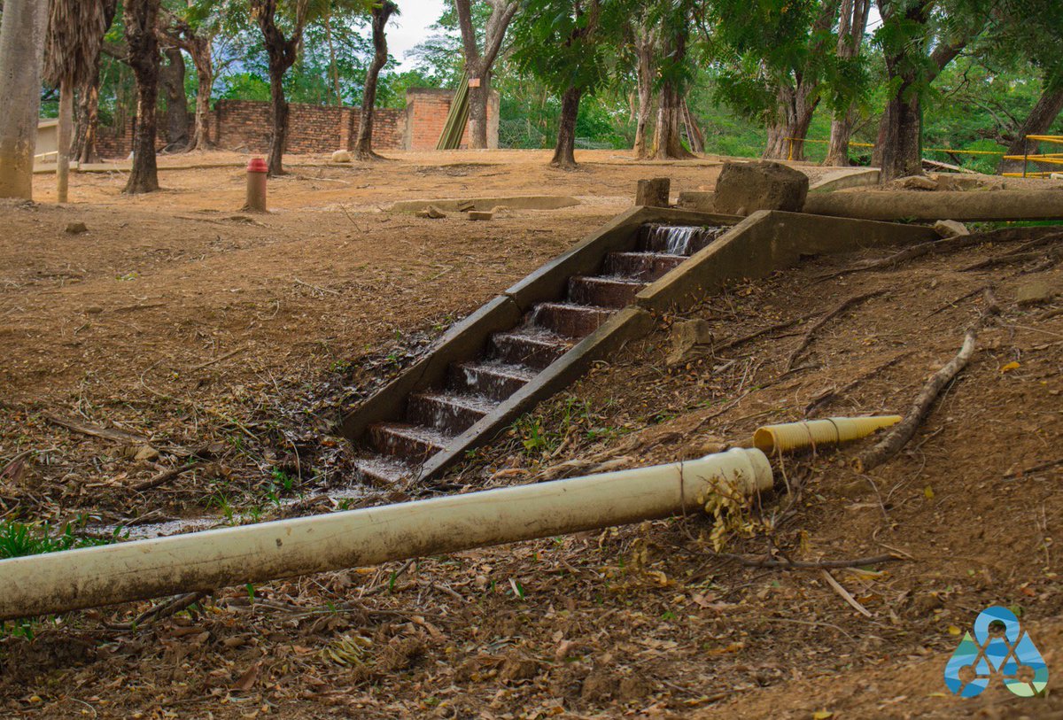 AcueductoCVP's tweet photo. En Junio de 2013 la Gobernación de Norte de Santander y la Alcaldía de Cúcuta formalizaron los causales requeridas para proyecto. #elaguaesunderecho #aguaparatodos #agua #trabajamosporelagua 💧🌱 https://t.co/btnY5Ly3EM