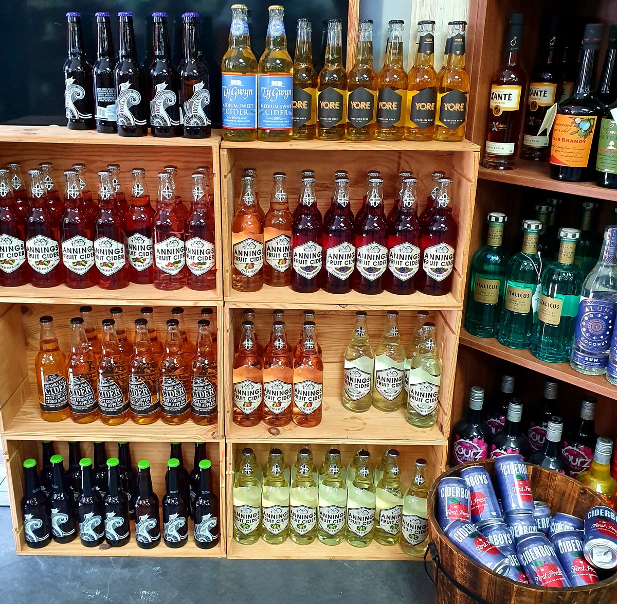 brewklopedia's tweet photo. You can get these ciders from 23 Wine &amp; Whiskey on Granby Street.

#Leicester #cider #summer #fruit #fruitcider https://t.co/8idsLM9DZ4
