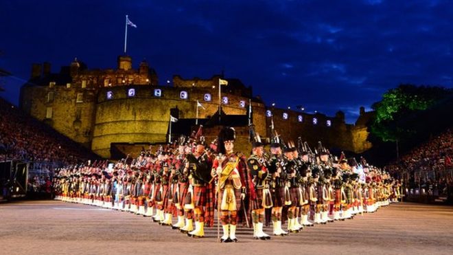 RoyalScotsClub's tweet photo. Are you coming to Edinburgh for the incredible @EdinburghTattoo? ✨
We're a short walk from the Castle, so join us for a drink or dinner beforehand at The Abercromby Dining Room! #edfringe2019 #edtattoo #royalscotsclub https://t.co/pjO54aESH5