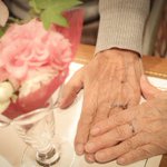 結婚60周年を迎えたときにおじいちゃんからおばあちゃんへのプレゼントが素敵すぎる!