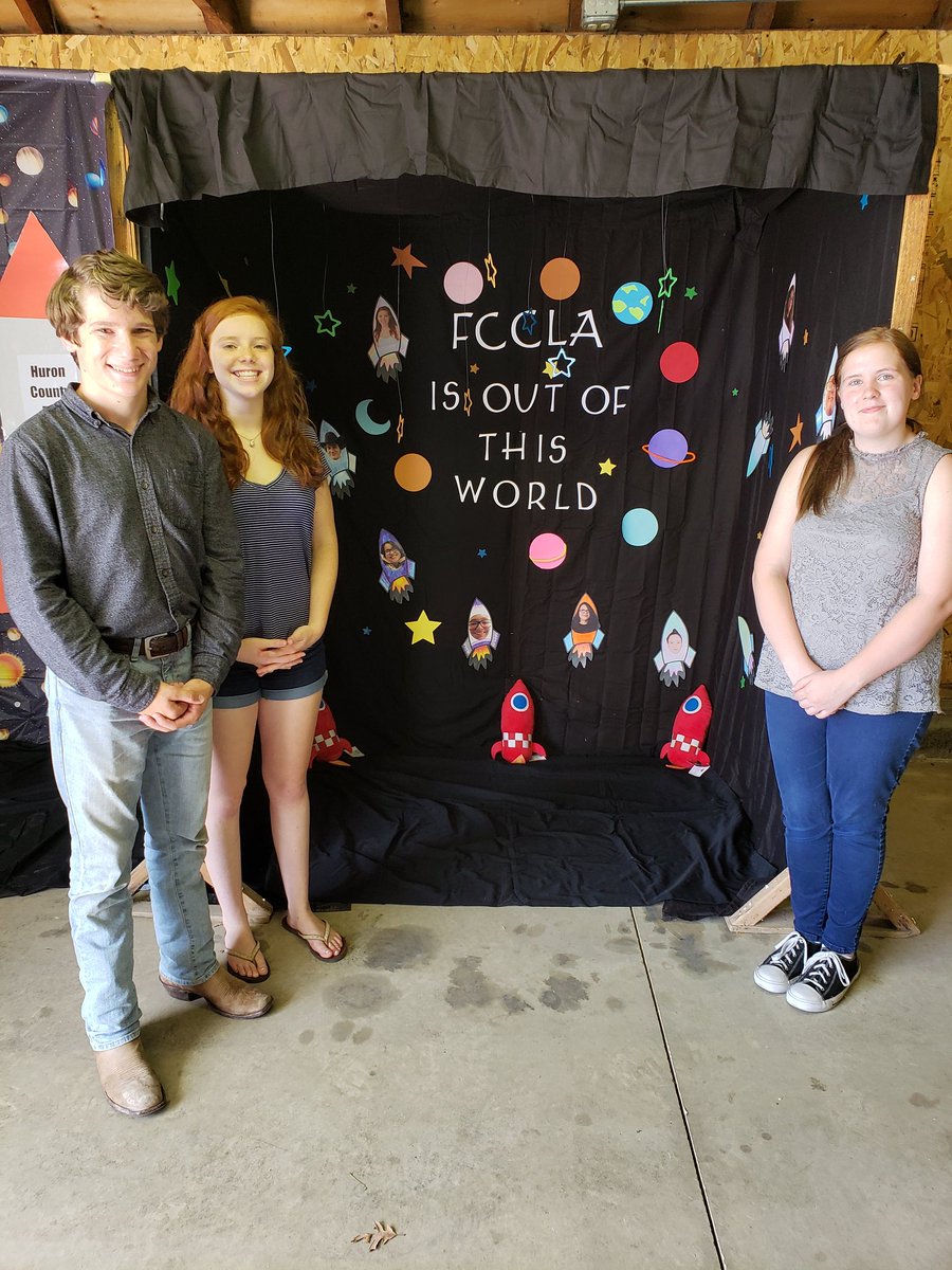 BellevueFCCLA's tweet photo. Last Friday, our chapter members decorated a booth at the Huron County Fair. They're out of this world! #JoinFCCLA https://t.co/B9tD25qwV9