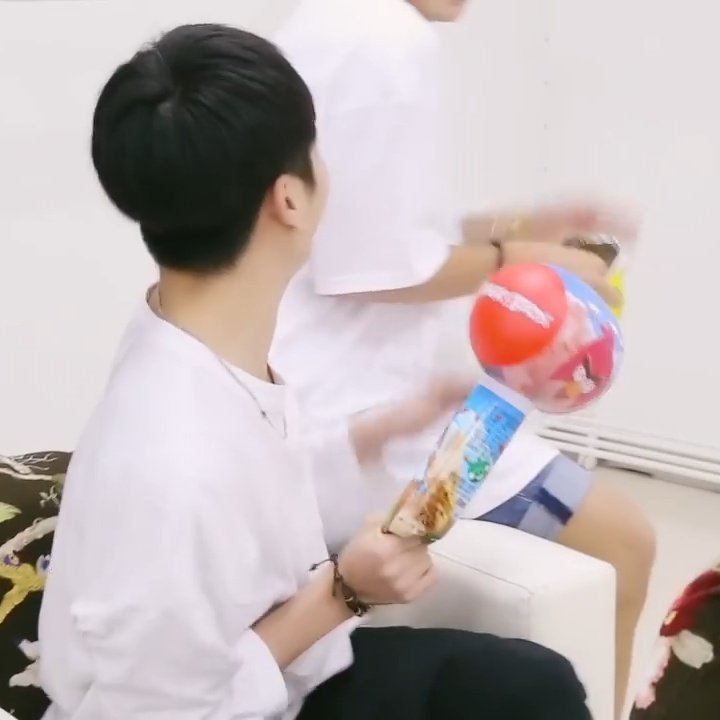 JunbobMoments's tweet photo. 📍 Showtime Days in Chengdu &amp; Nanjing, YouTube. 

#JUNBOB #BOBJUN https://t.co/UbrWTzJ62X