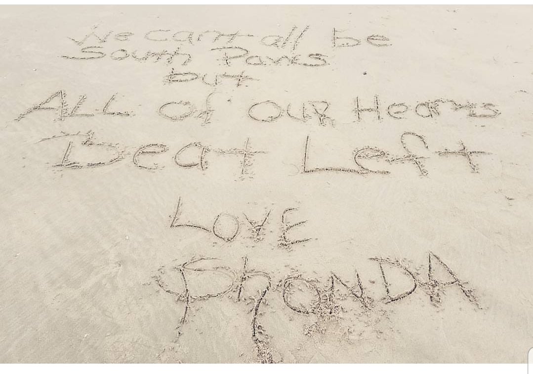 Tennelle333's tweet photo. #LeftHandersDay2019 #ILoveBeingLeftHanded #LefT #southpaw @BarackObama @NeYoCompound @TEYANATAYLOR @TamiRoman @TheSharkDaymond @WhoopiGoldberg @IAmSteveHarvey @Oprah https://t.co/BxpcaaQjRV