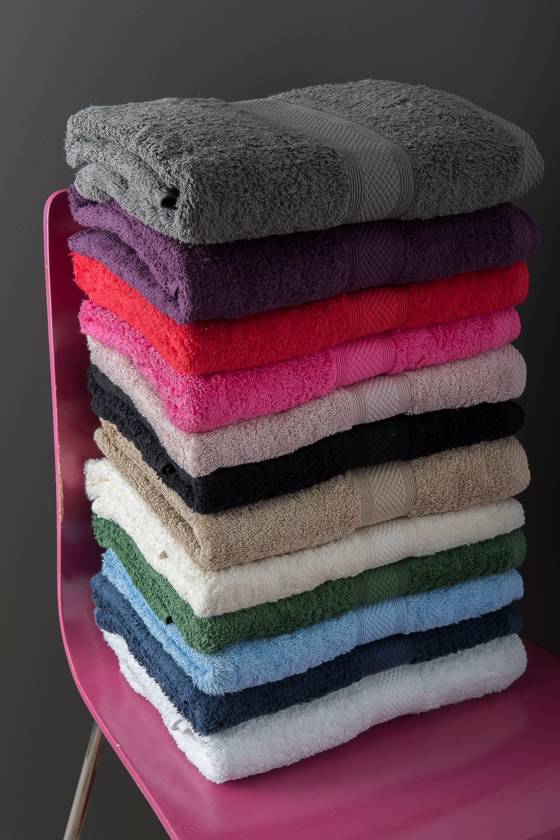 westvale06's tweet photo. just a few of the many items available online @ https://t.co/sq4NzL0YKY  #aprons #chef #uniform #workwear #cotton #towels #teatowels #dusters #cheap #value #quality #hoodies #poloshirts #shirts https://t.co/lqwCx6nb3U