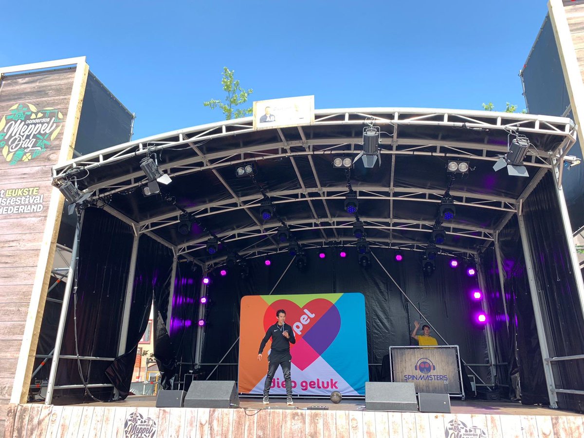 joshuaagteres's tweet photo. Afgelopen donderdag invulling mogen geven met #FreestylerJosh middels voetbalentertainment. Mooie opdracht i.s.m. @MEProductionsNL op de @Meppeldag 2019. https://t.co/Zyrp65zbGL