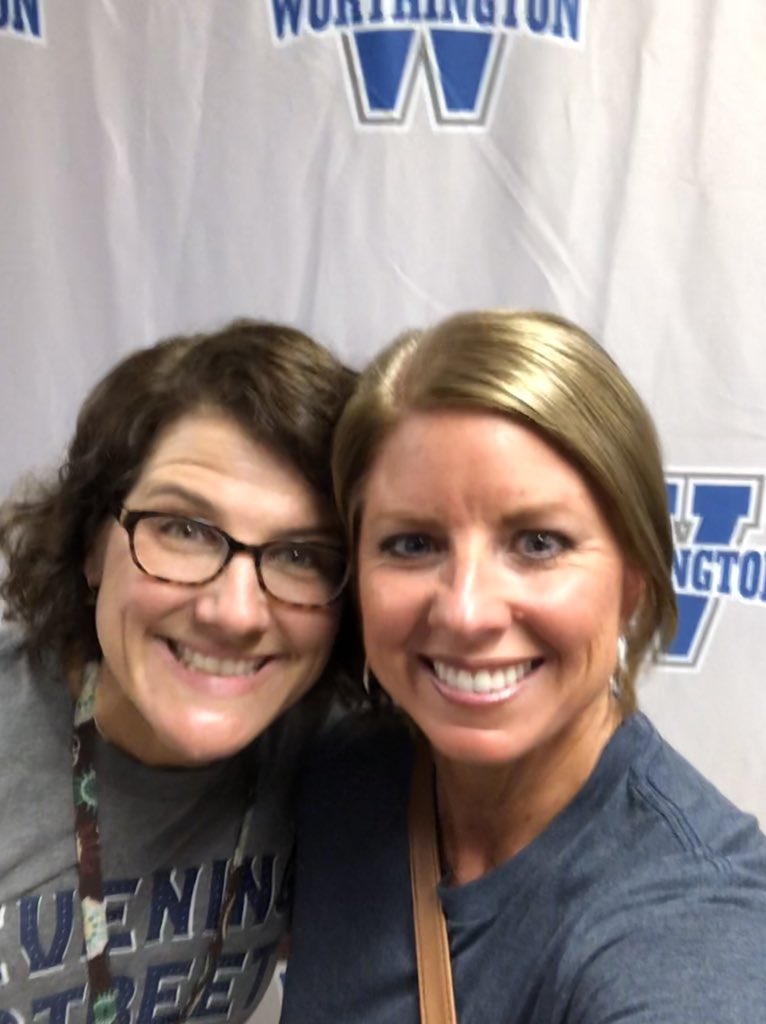 KMS_6thgrade's tweet photo. Reunited! Even if only for one day ❤️💙 @KilbourneMiddle @wcsdistrict #itsworthit https://t.co/CTzORGvHQe