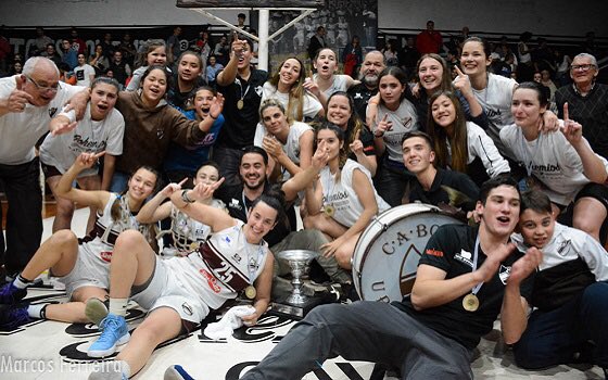 #Femenino | En busca del título - Tras haber finalizado la segunda ronda del certamen, quedaron definidos los cruces por los cuartos de final de la Liga Femenina.
✍ <a href="/Agustin_Bo_/">Agustín Bó Testoni</a> 
basquetcaliente.com/2019/08/13/en-…