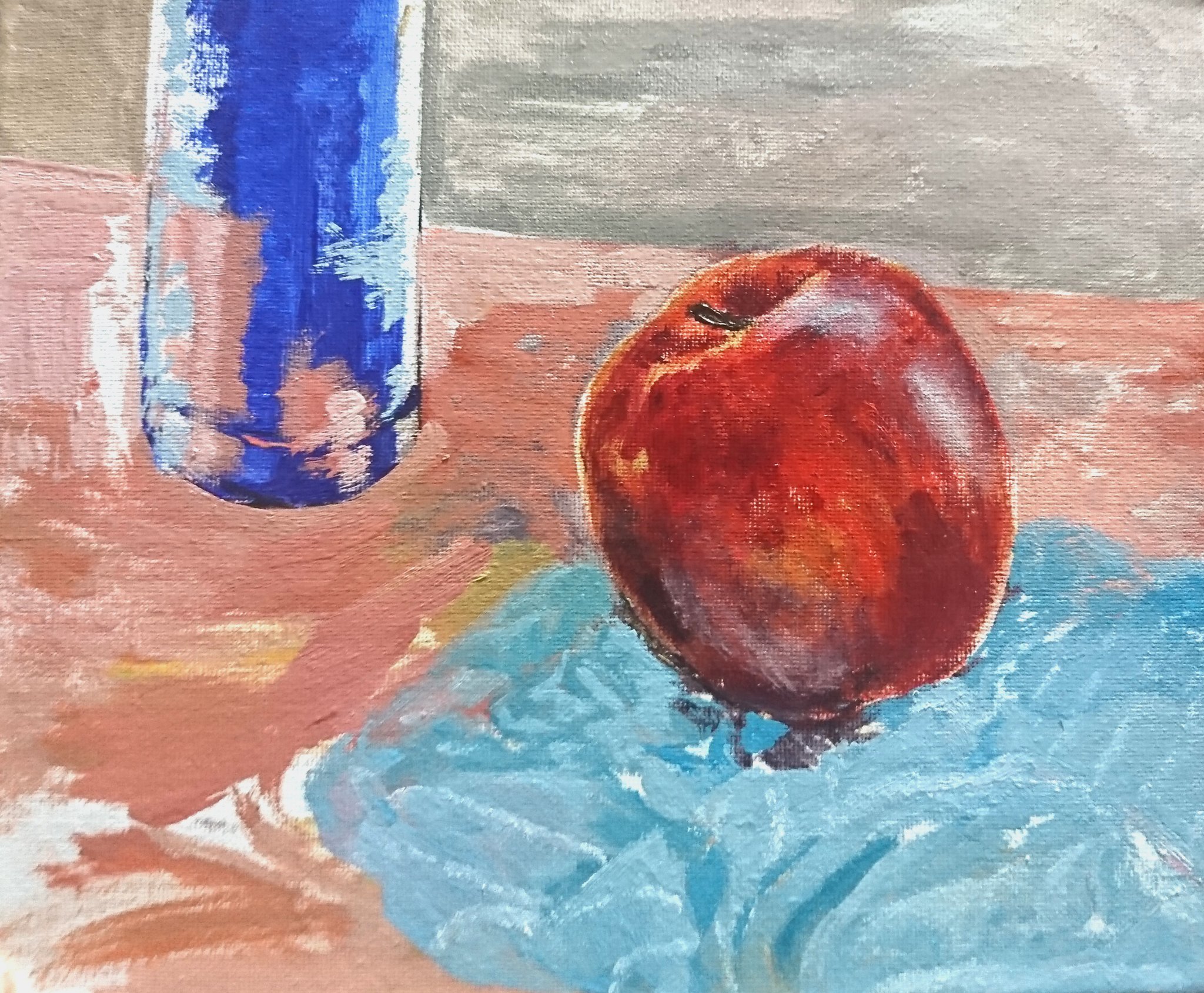 Masa 肥田まさ 油絵 絵画教室 向けの 練習 以前に生徒さんからキャンバスを渡されて 油絵の描きかたを見せて欲しいとのことで りんごを机に置いて簡単に描いた その後ずっと 長く預かっているので背景を描き足してみます 瓶の影が無かったりし