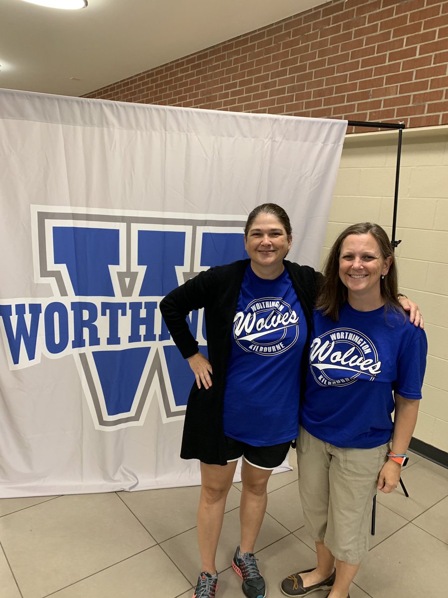 KelleyChase1's tweet photo. Ready to go!! #itsworthit #wkhswolves https://t.co/ue6lmmTsHW