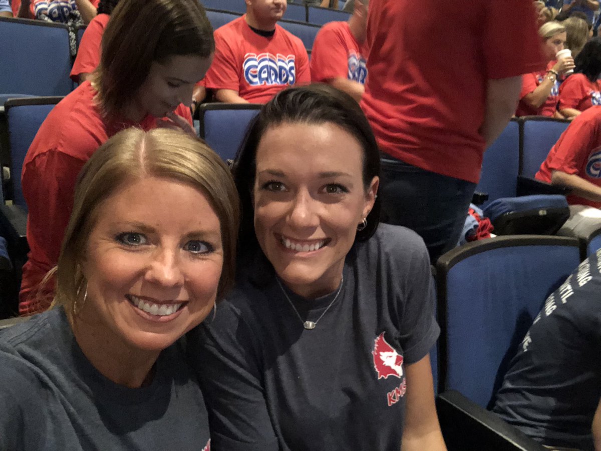 KMS_6thgrade's tweet photo. Convocation 2019 @KilbourneMiddle @wcsdistrict #itsworthit https://t.co/CtK6Kj84Sp