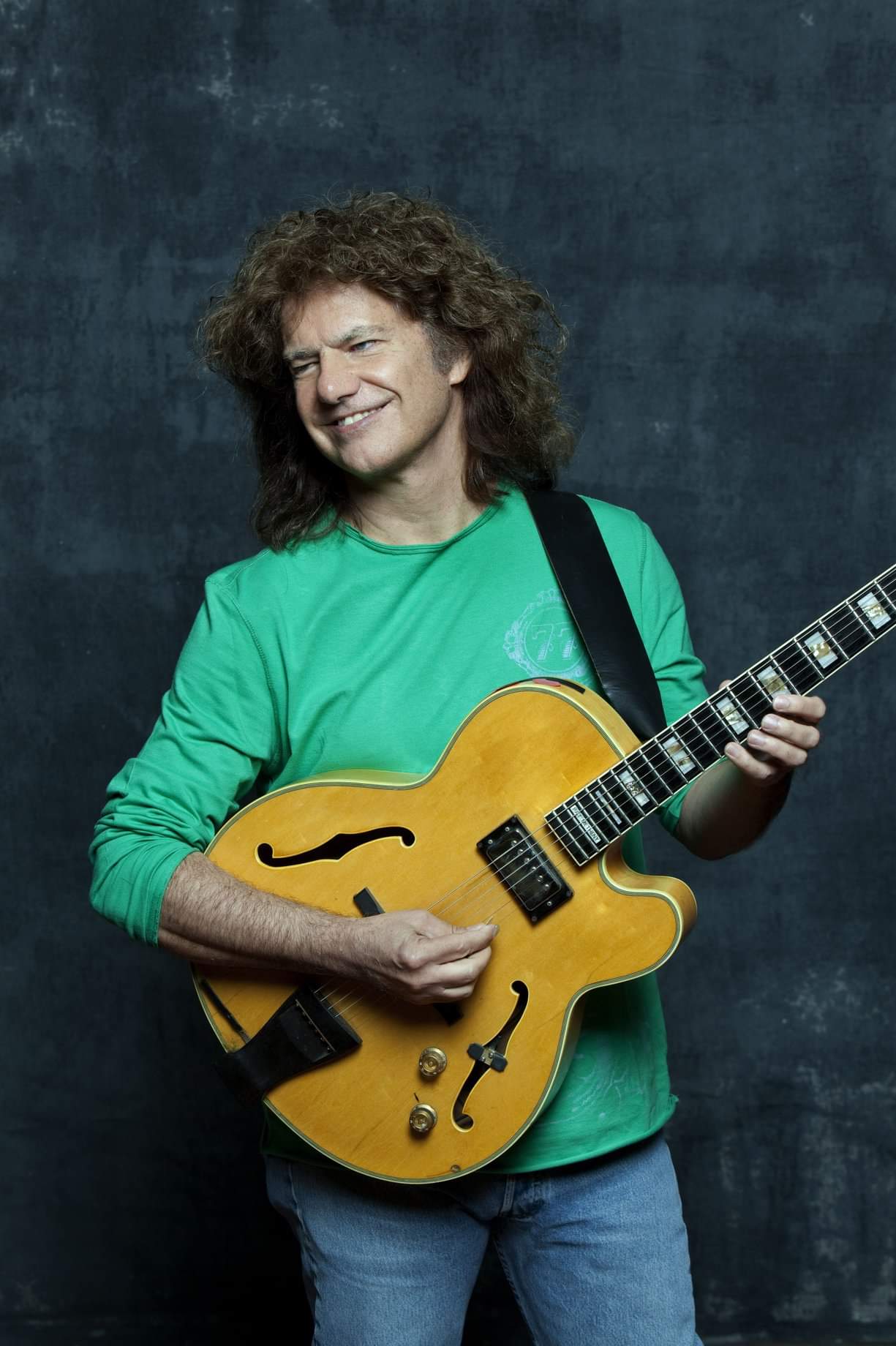 Patrick Bruce Pat Metheny 
Birth 1954.8.12 Happy Birthday

 