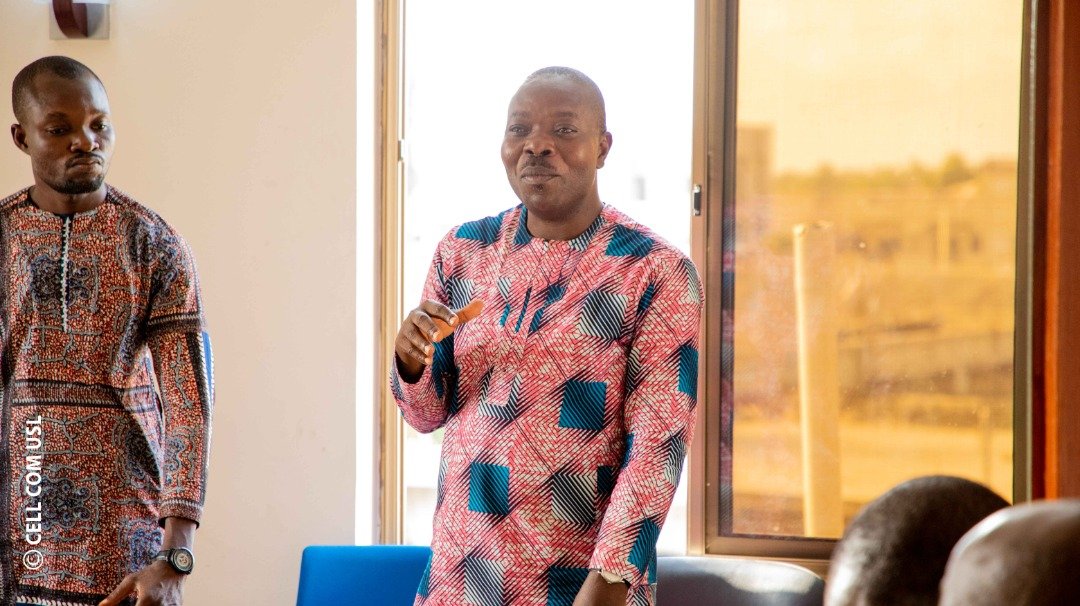 uslbenin's tweet photo. L'#USL poursuit ses consultations entreprises avec ses bases .
Une délégation, conduite par le Secrétaire Général du parti a, tout en recevant les nombreuses doléances des militants et sympathisants, réussi à trouver les mots justes pour rassurer la famille #USL. https://t.co/k2JzPVEZjz