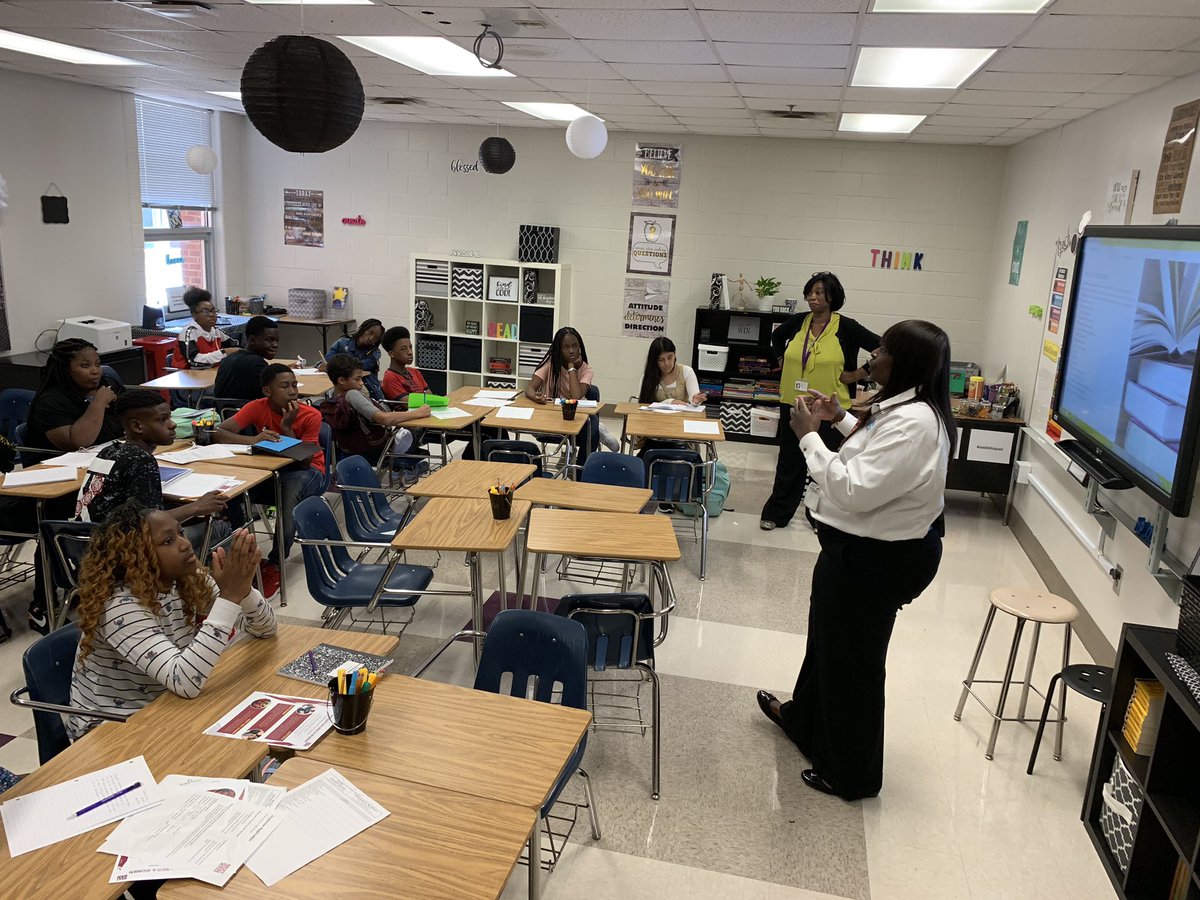 dan_a_sims's tweet photo. A Day One FILLED with instruction @APSsatlanta!!!!! @CarstarphenMJ @Atldepsupt @APS_HighSchools @PrincipalFord https://t.co/Iq37YRaxDA
