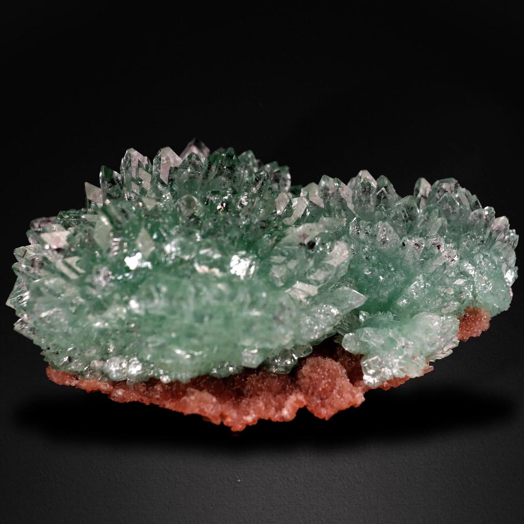 MineralSuperb's tweet photo. Super Attractive Green Apophyllite Sparkling Crystals Twisted Flower on Heulandite
#Apophyllite Clusters are normally framed pyramid shapes that develop from a typical base and discharge vitality every which way. 
#Heulandite acts as a vibrational channel for Divine guidance. https://t.co/6j4F39yOnf