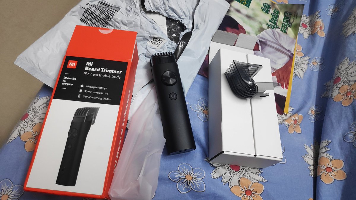 John9999999John's tweet photo. Nd the newbie added to my collection....@alvintse #Mibeardtrimmer
@manukumarjain @MiFCVizag The collection is getting bigger....@cmanmohan 
#miband3 #pocof1 #miairdots #mimask #mibluetoothheadset...Love u @XiaomiIndia 🤩🥰🥰🥰 https://t.co/8Px7UBwBuu