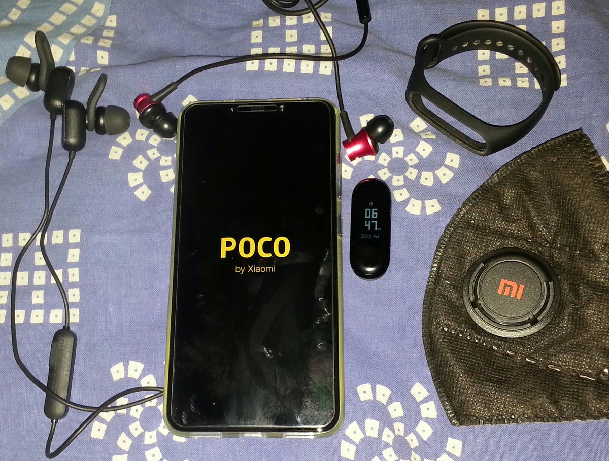 John9999999John's tweet photo. Nd the newbie added to my collection....@alvintse #Mibeardtrimmer
@manukumarjain @MiFCVizag The collection is getting bigger....@cmanmohan 
#miband3 #pocof1 #miairdots #mimask #mibluetoothheadset...Love u @XiaomiIndia 🤩🥰🥰🥰 https://t.co/8Px7UBwBuu