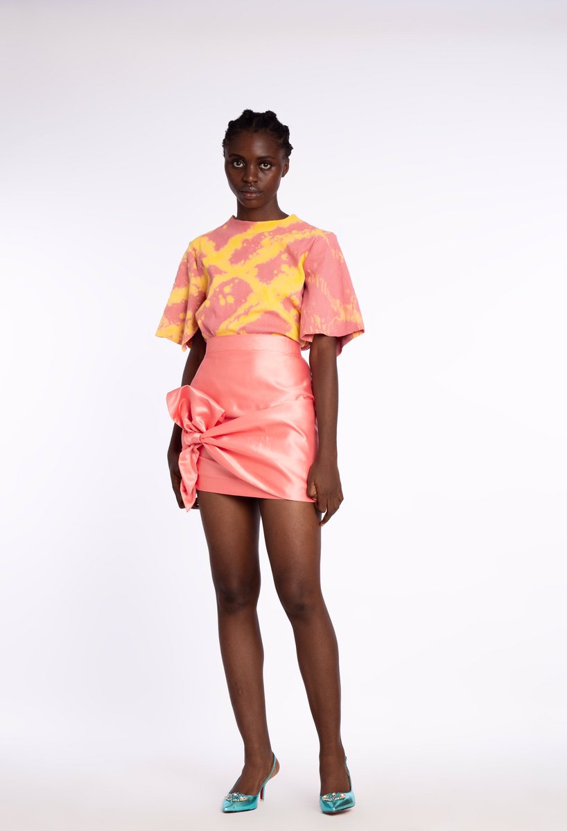 sarahtonkiri's tweet photo. I have this teenage fashion designer friend who I met some years ago, he recently released his SS 20 collection and the pieces are amazing.. All pieces were designed and sewn by him
His IG:@Vicnate_ng 
Kindly Retweet and support his brand...
Thank you! 
RT! https://t.co/5i3Vcrkvoz